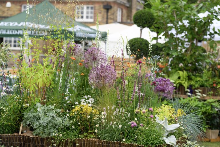 Intensive Floral Installations Course At The Royal Windsor Flower Show