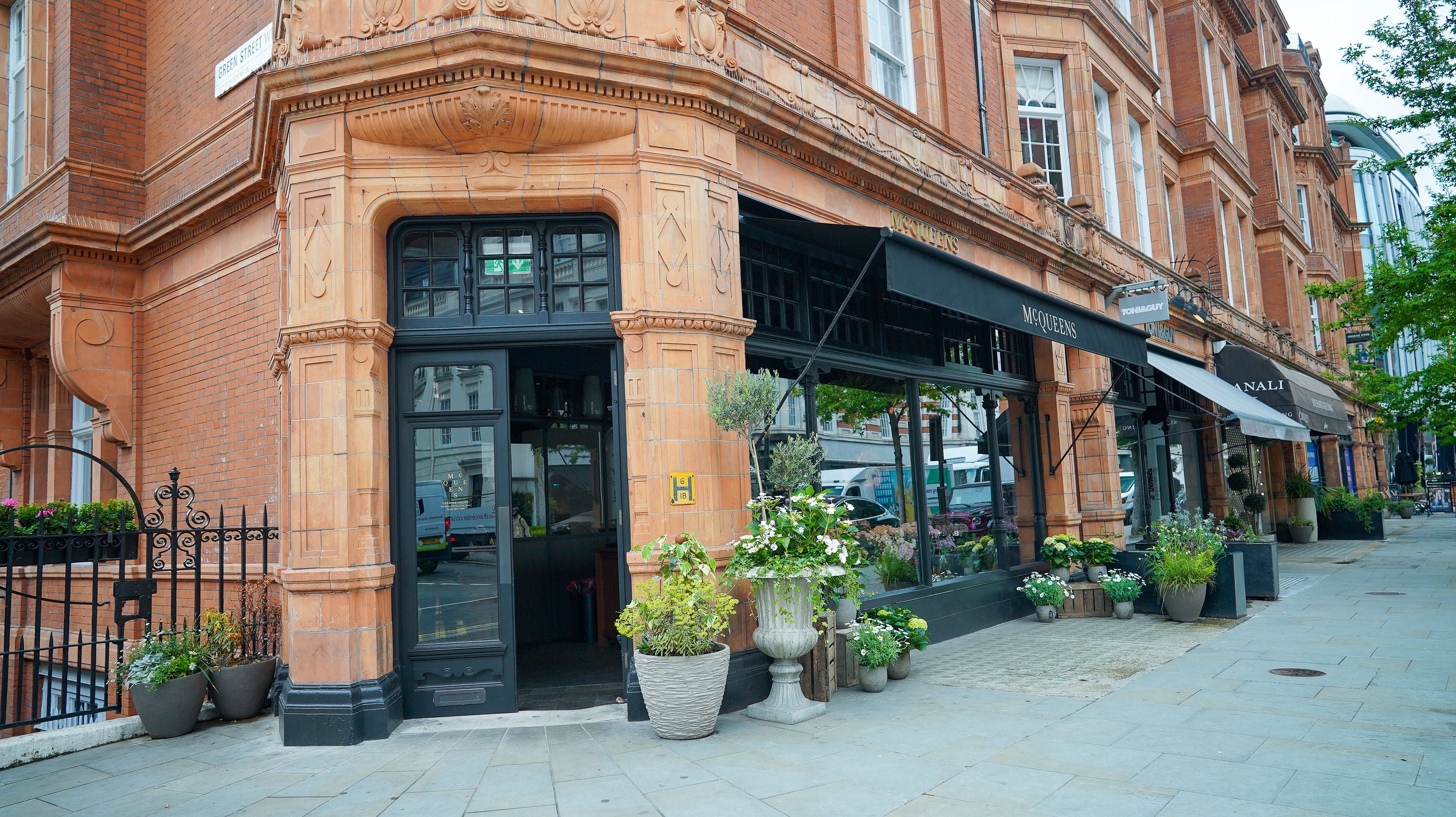 OUR NEW FLORAL FLAGSHIP MCQUEENS FLOWERS MAYFAIR - McQueens Flowers